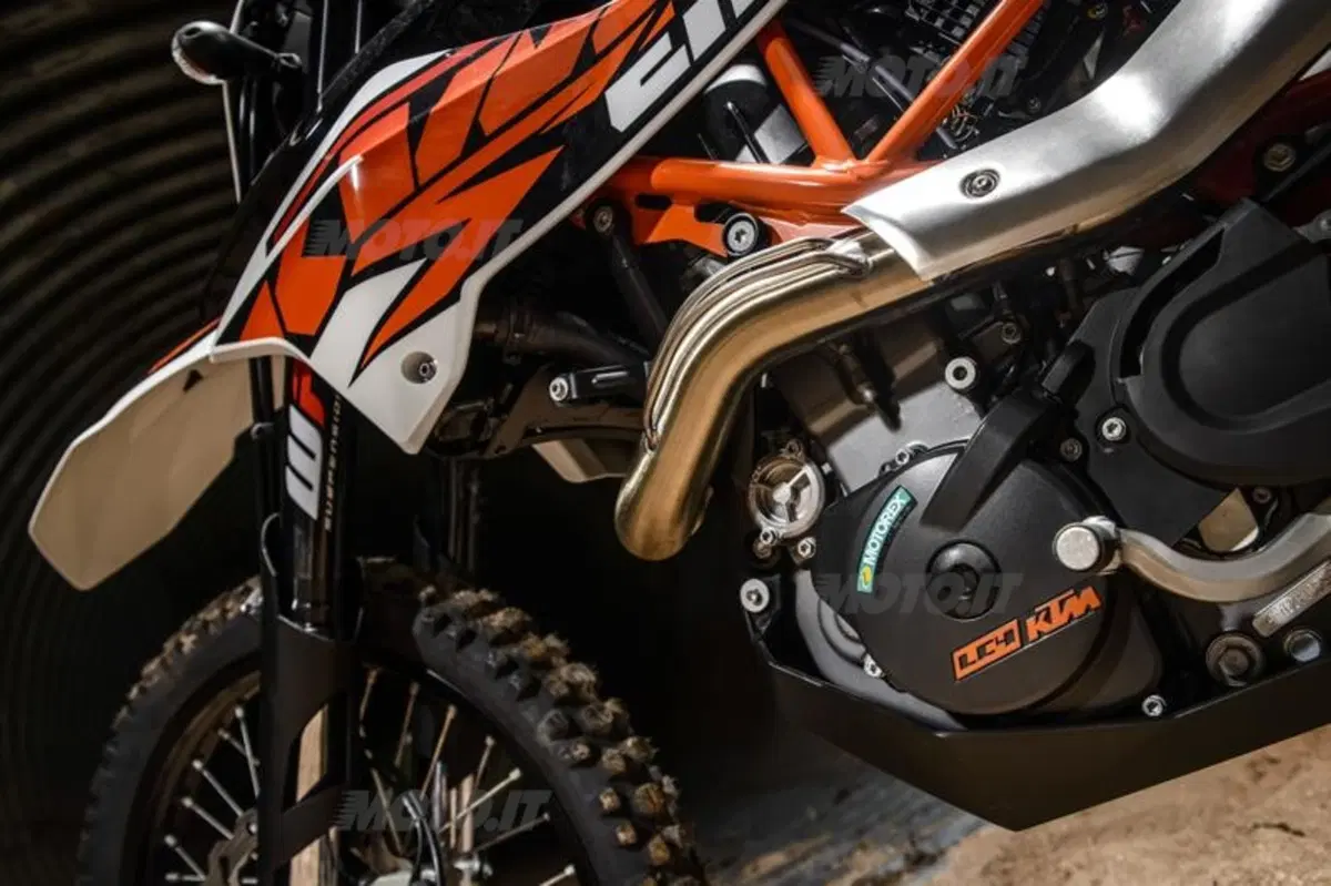KTM 690 LC4. Duke R, Enduro R e SMC R  (69)