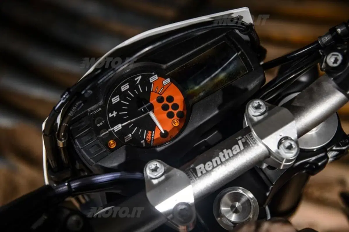 KTM 690 LC4. Duke R, Enduro R e SMC R  (72)