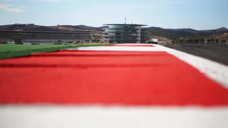 SBK, Test Portimao: testa a testa tra Razgatlioglu e Rea
