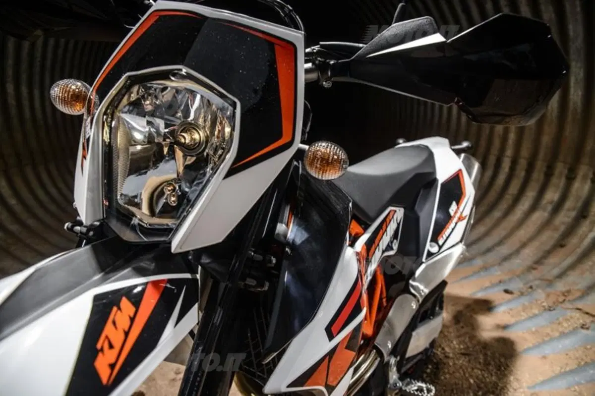 KTM 690 LC4. Duke R, Enduro R e SMC R  (77)