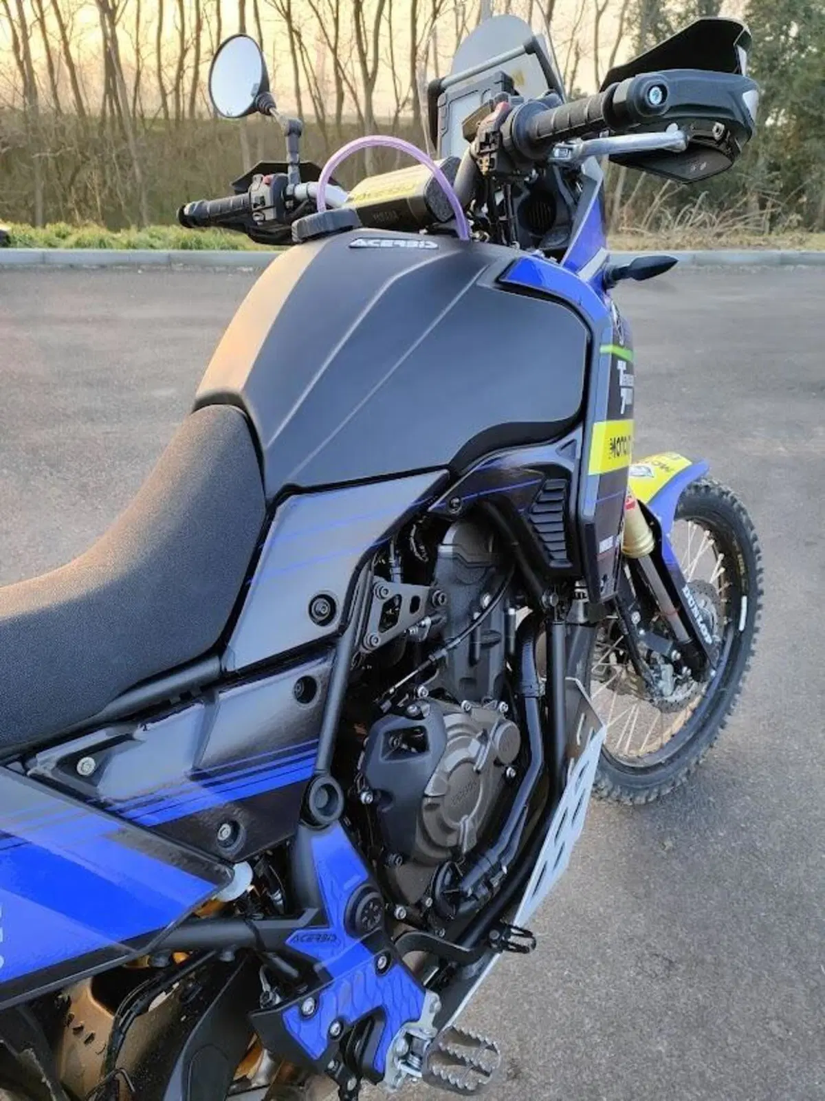 Yamaha Ténéré 700: serbatoio Acerbis 23 litri e scarico SC Project. Montaggio e test (5)