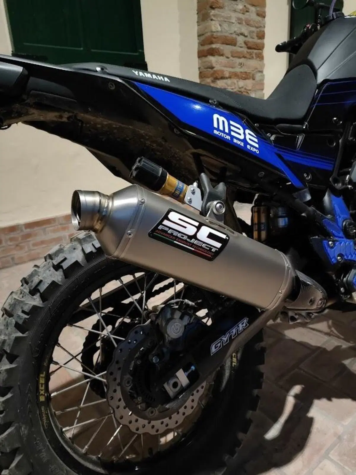 Yamaha Ténéré 700: serbatoio Acerbis 23 litri e scarico SC Project. Montaggio e test (11)