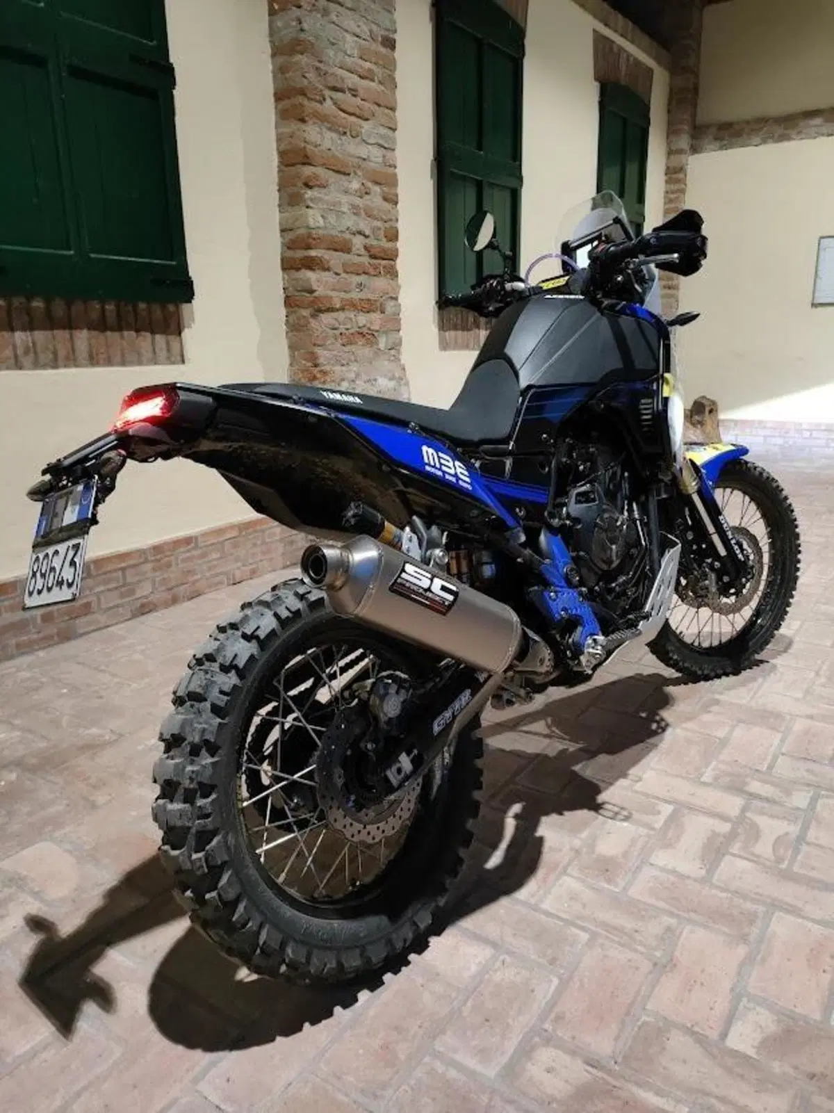 Yamaha Ténéré 700: serbatoio Acerbis 23 litri e scarico SC Project. Montaggio e test (2)