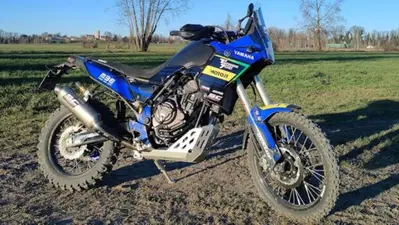 Yamaha Ténéré 700: serbatoio Acerbis 23 litri e scarico SC Project. Montaggio e test