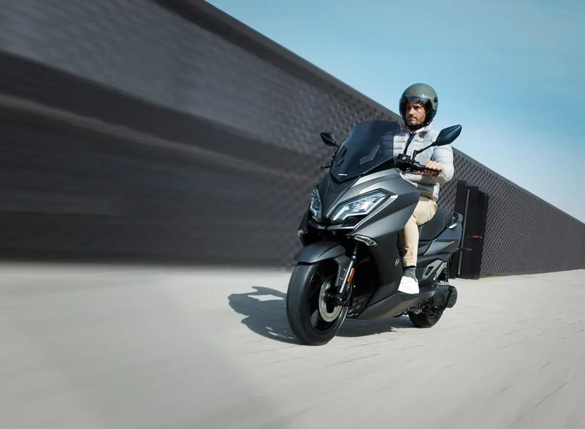 Nerva Exe. Scooter elettrico da 277 kg