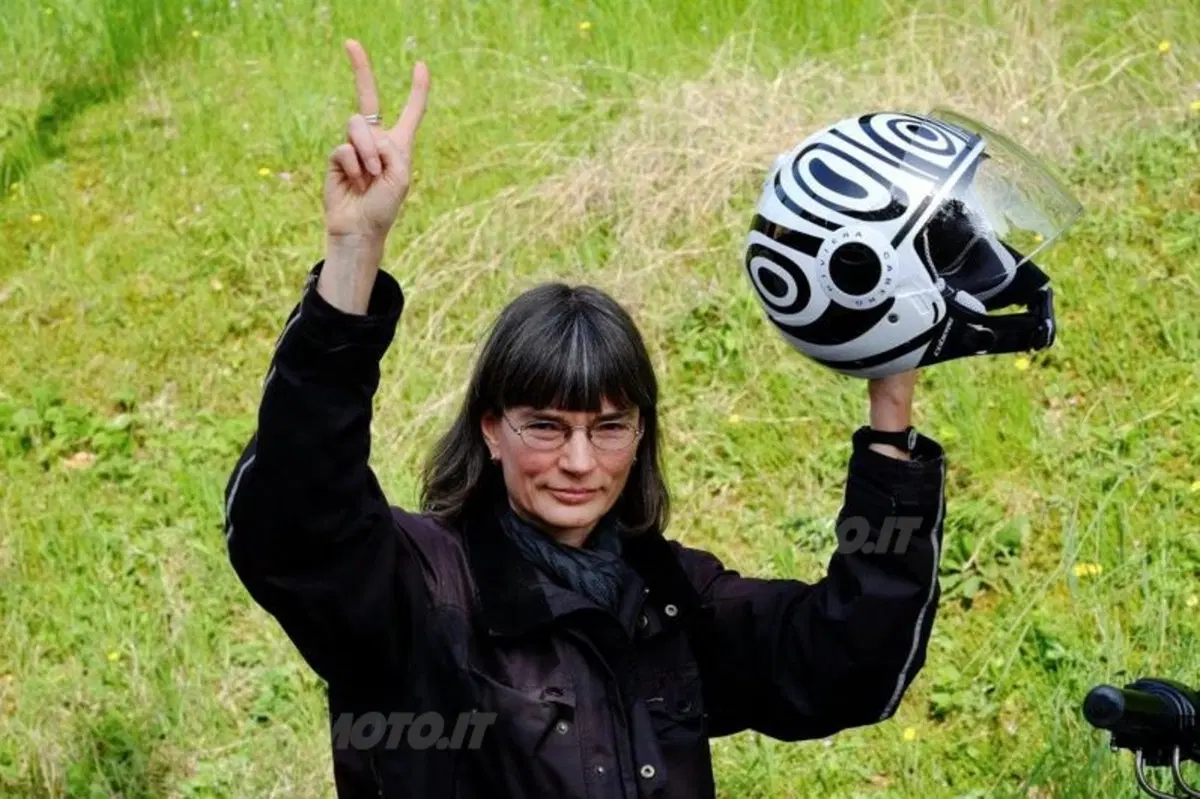 Motor Bike Expo: Barbara Timme e il suo Caberg Riviera  (2)