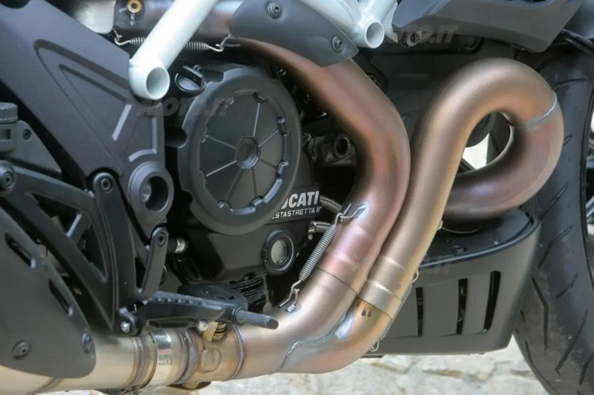 Ducati Diavel Carbon (37)