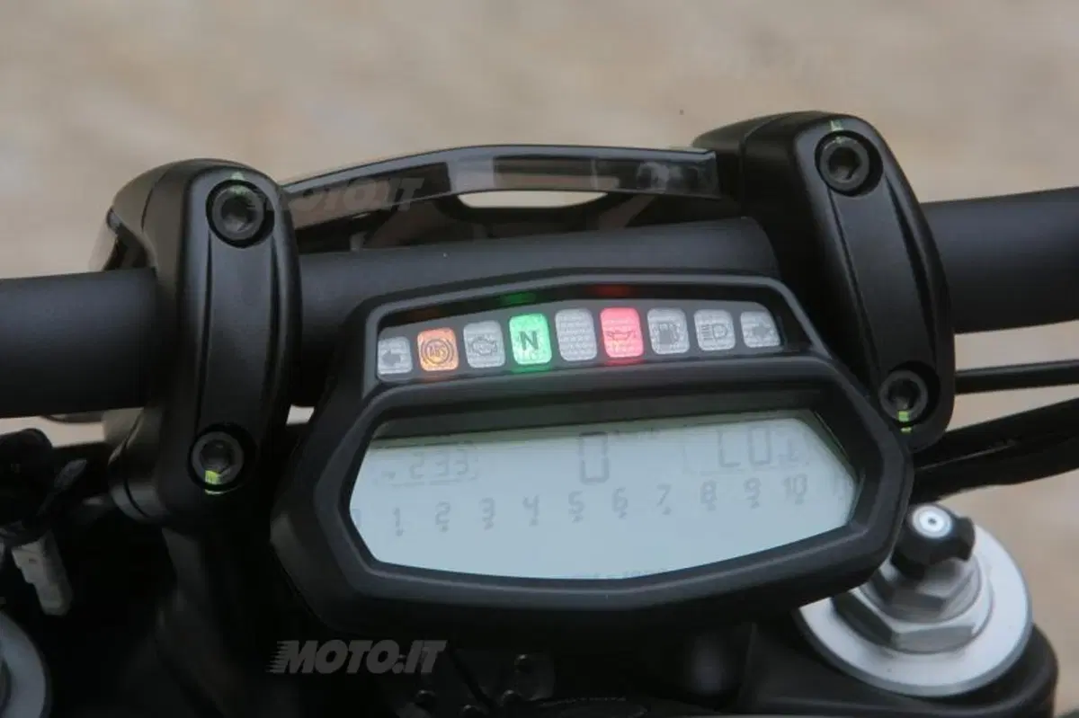 Ducati Diavel Carbon (40)