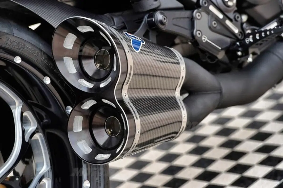 Ducati Diavel Carbon (60)