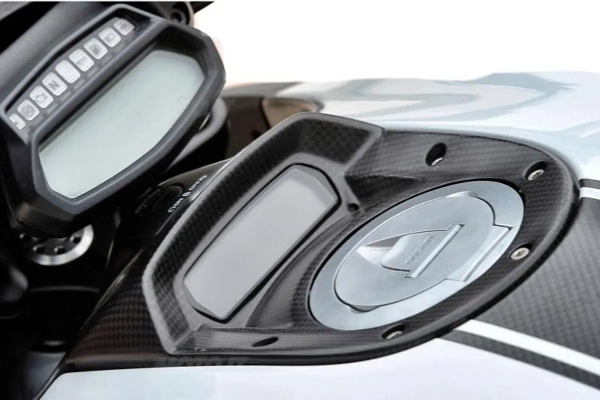 Ducati Diavel Carbon (67)