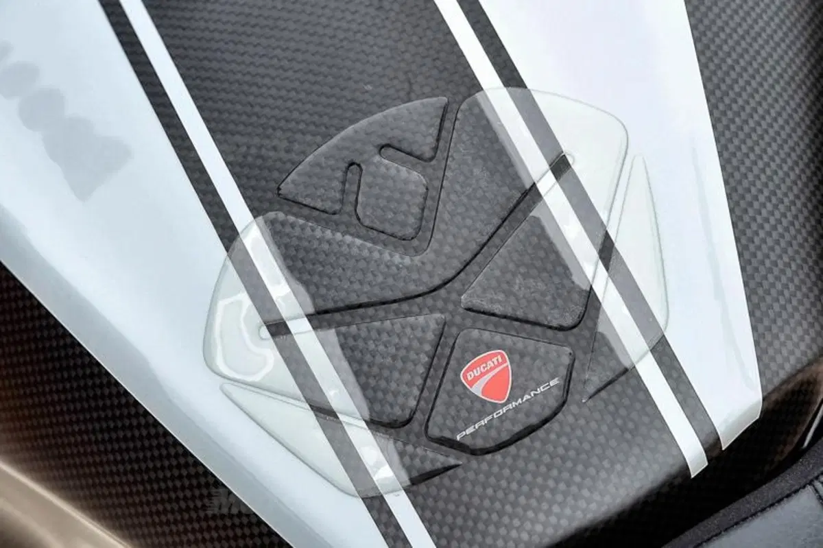 Ducati Diavel Carbon (68)