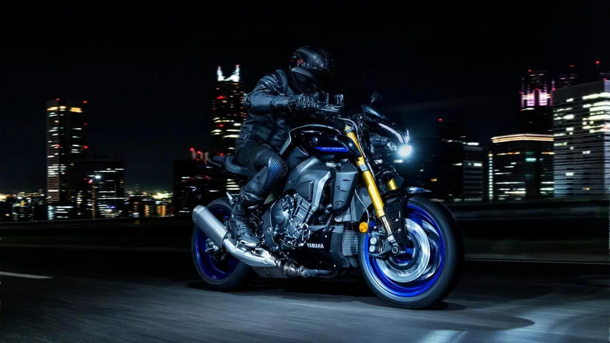 Yamaha MT-10 e MT-10 SP: prezzi e arrivi delle novità 2022 (16)