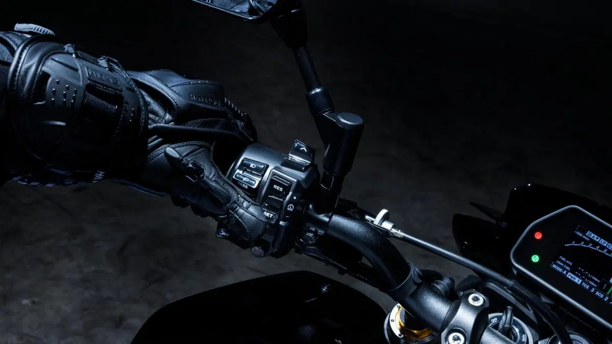 Yamaha MT-10 e MT-10 SP: prezzi e arrivi delle novità 2022 (23)
