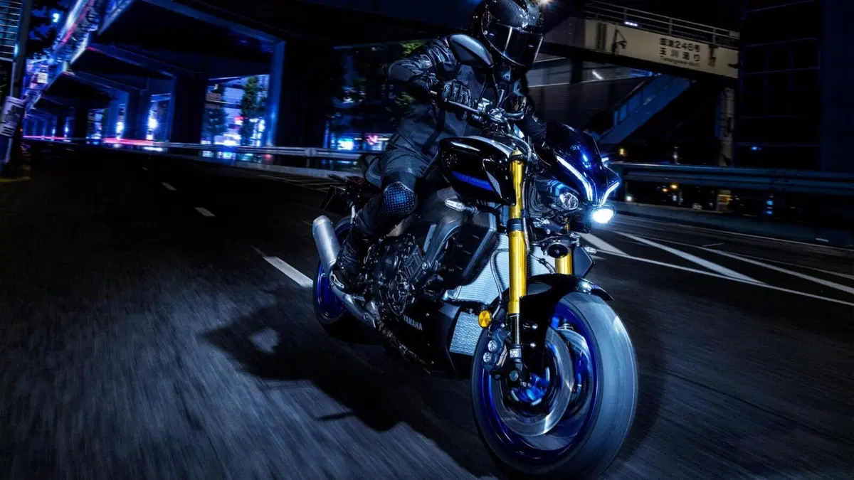 Yamaha MT-10 e MT-10 SP: prezzi e arrivi delle novità 2022 (30)