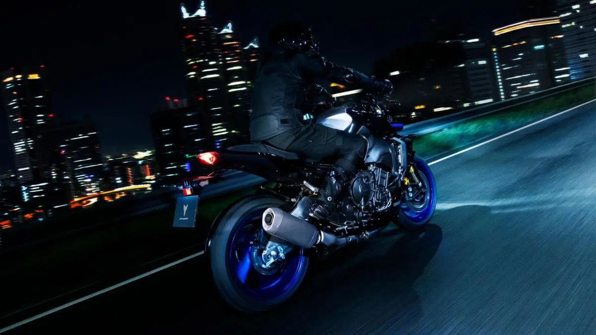 Yamaha MT-10 e MT-10 SP: prezzi e arrivi delle novità 2022 (31)