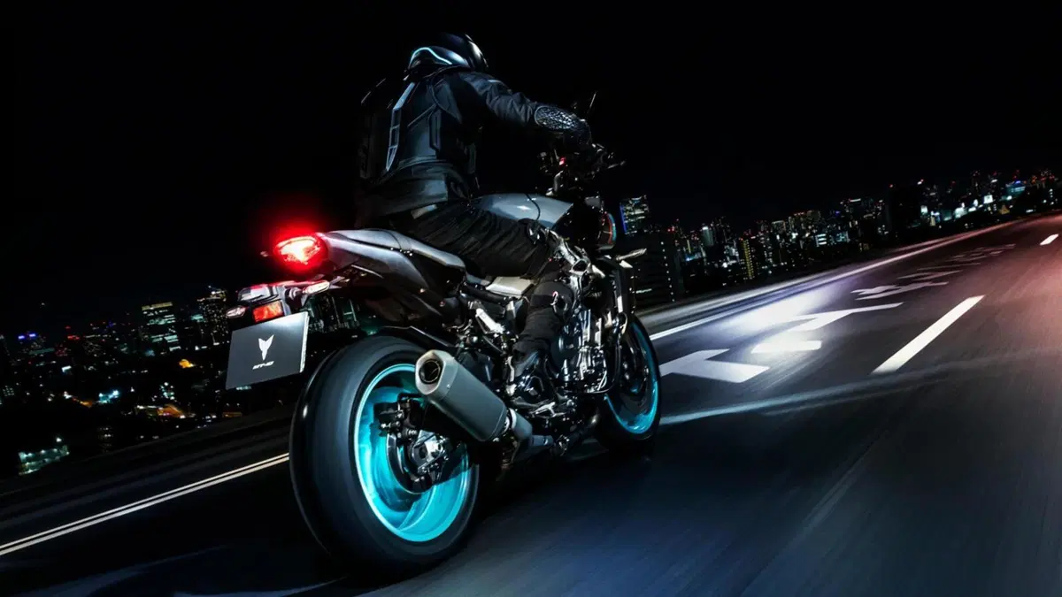 Yamaha MT-10 e MT-10 SP: prezzi e arrivi delle novità 2022 (2)