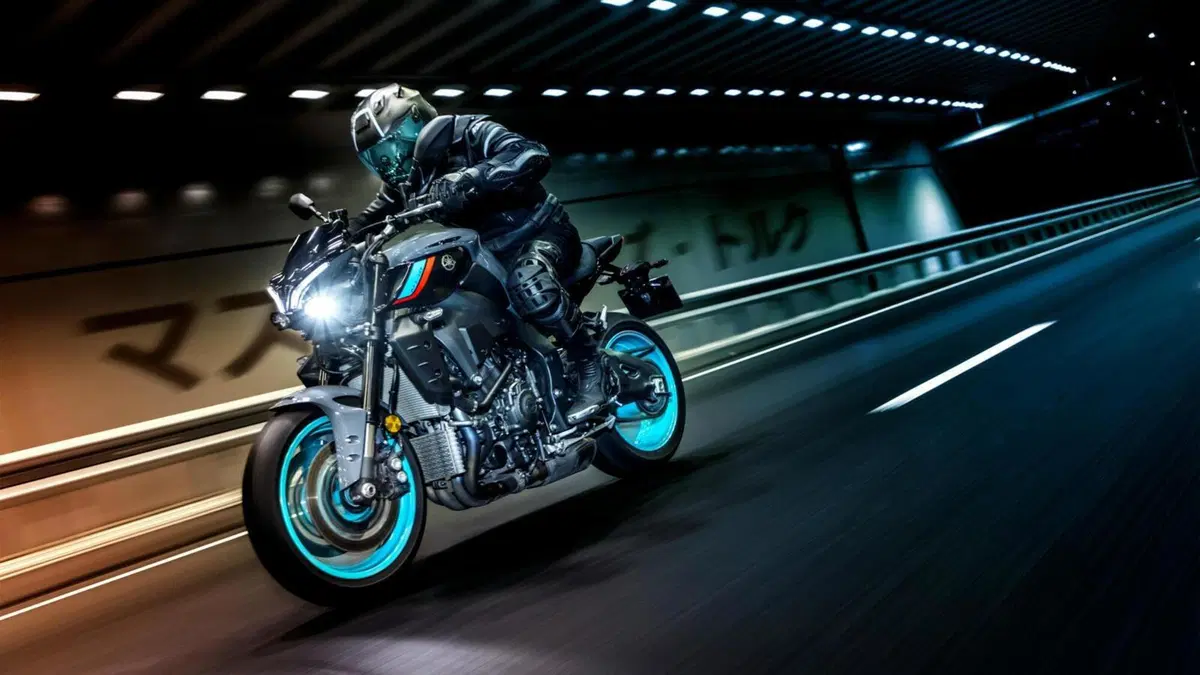 Yamaha MT-10 e MT-10 SP: prezzi e arrivi delle novità 2022 (39)