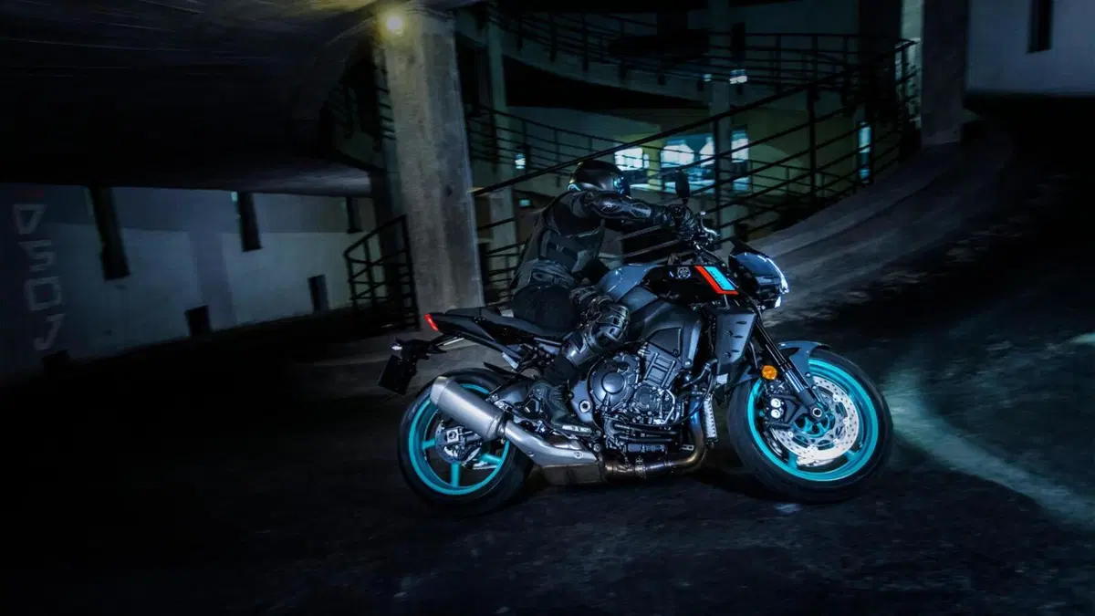 Yamaha MT-10 e MT-10 SP: prezzi e arrivi delle novità 2022 (33)