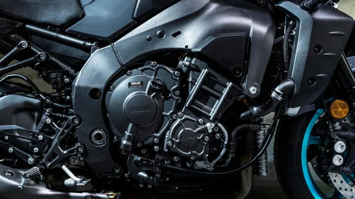 Yamaha MT-10 e MT-10 SP: prezzi e arrivi delle novità 2022 (30)