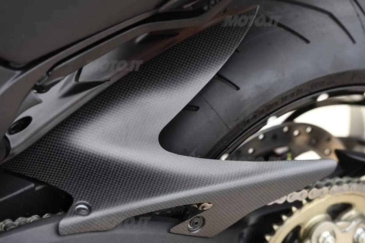 Ducati Diavel Carbon (74)