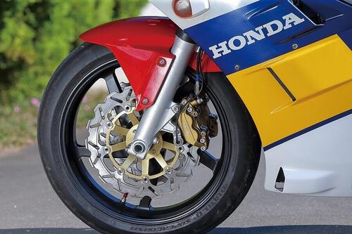 Honda NS 400R Foliserie, ancora una due tempi aggiornata nella ciclistica (6)