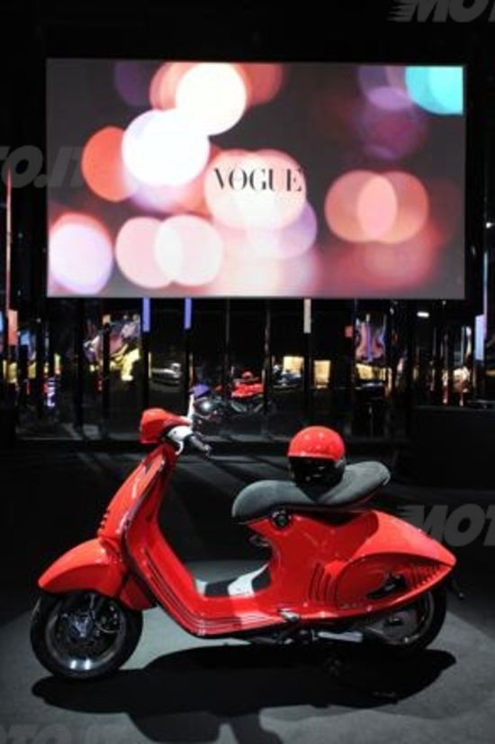 The Unique Vespa 946, Piaggio incontra Vogue Italia