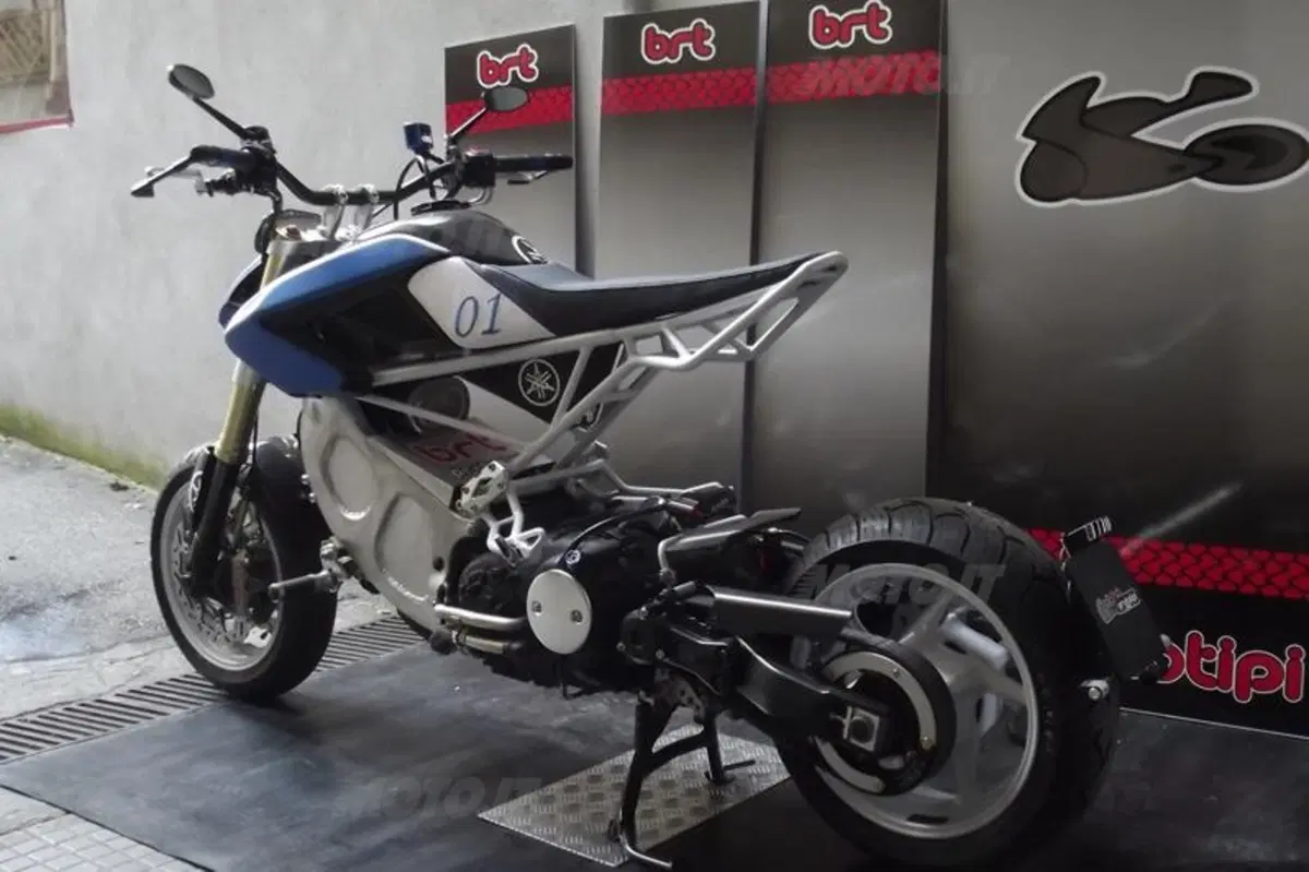 Yamaha TMax Extreme, da BRT Prototipi (3)