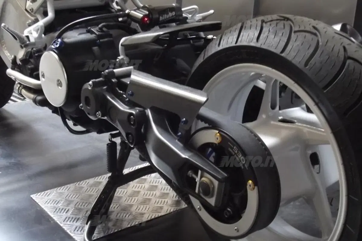 Yamaha TMax Extreme, da BRT Prototipi (11)