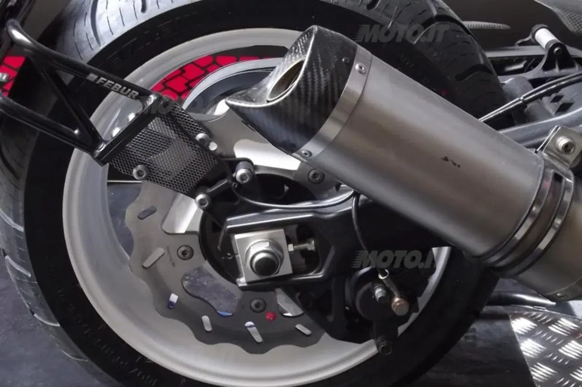 Yamaha TMax Extreme, da BRT Prototipi (17)