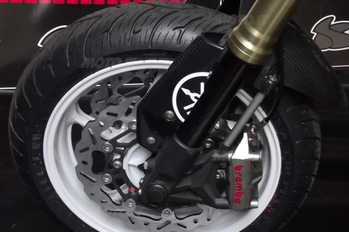 Yamaha TMax Extreme, da BRT Prototipi (21)