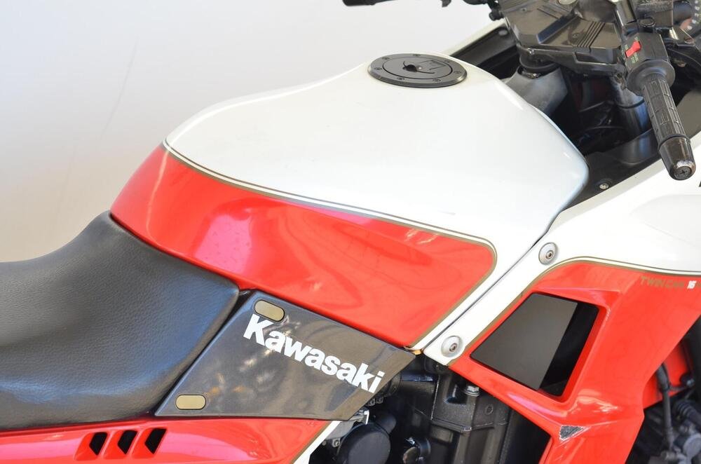 Kawasaki GPX 750 R (4)