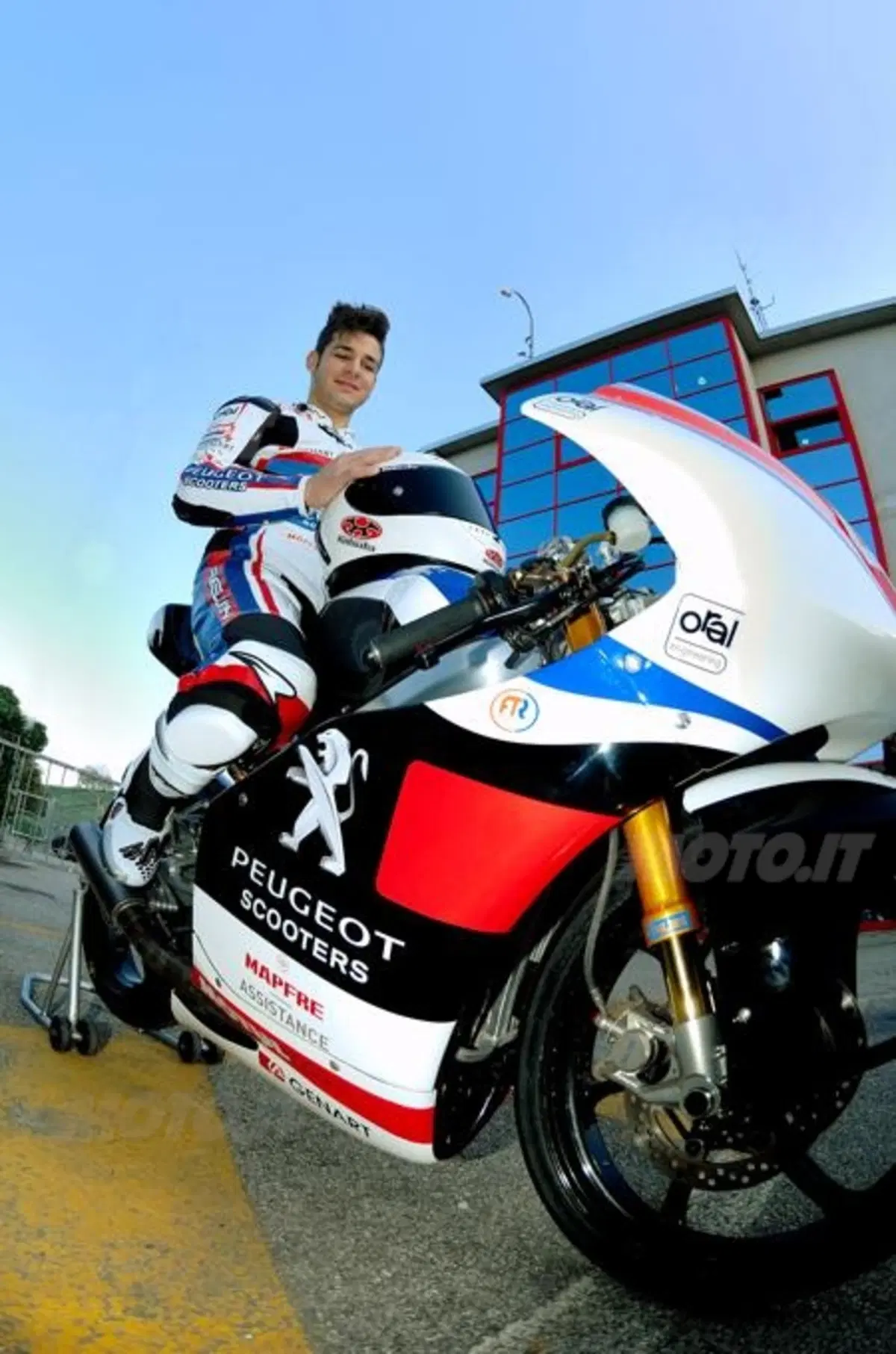 Peugeot Scooters Italia debutta nel CIV e nel Campionato Europeo Moto 3 (7)