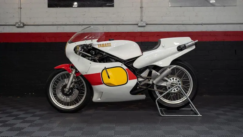 "New old stock": all'asta una Yamaha TZ500 del 1982