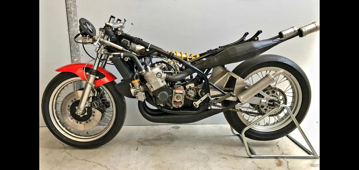 "New old stock": all'asta una Yamaha TZ500 del 1982 (4)