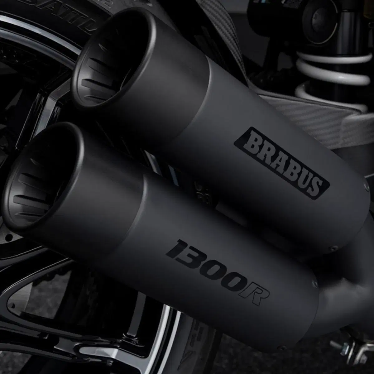 Brabus 1300 R, ecco la serie speciale (Su base KTM 1290 Super Duke R) (10)