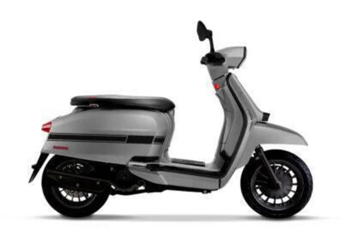 Lambretta V125 Special (2021 - 26) (2)