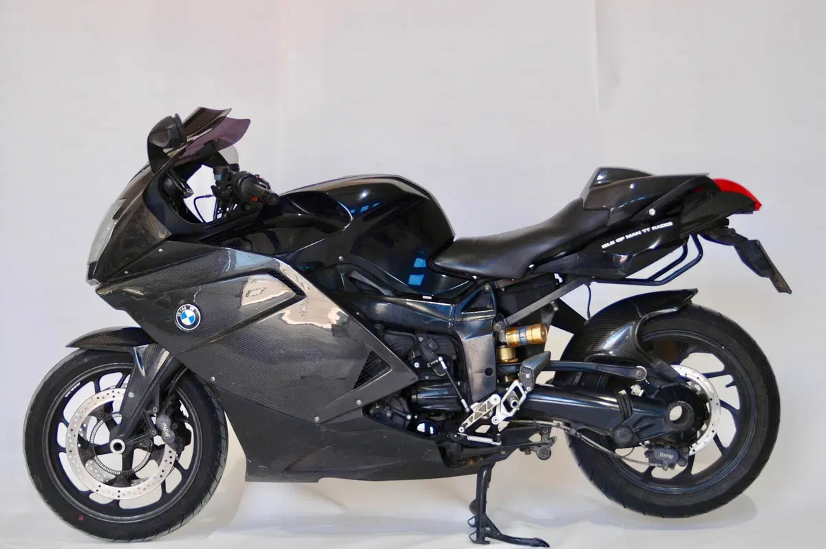 BMW Bucefalo All Black, nuova vita alla K1200S (6)