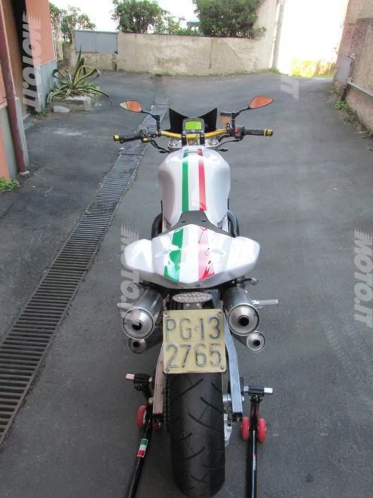 Le Strane di Moto.it: Suzuki RG 500 Gamma (6)