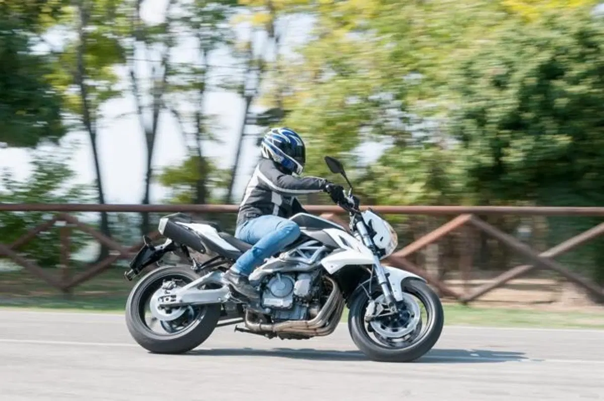 Arriva nelle concessionarie la Benelli BN600R (3)