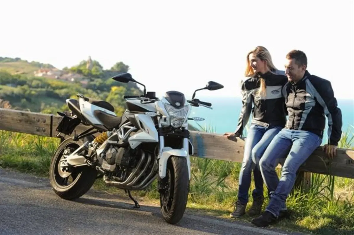 Arriva nelle concessionarie la Benelli BN600R (4)