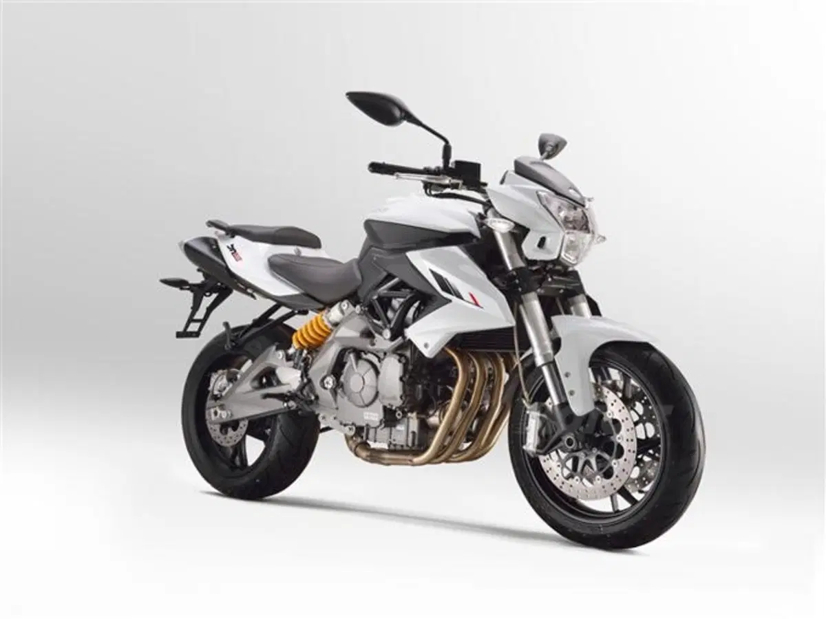 Arriva nelle concessionarie la Benelli BN600R (5)
