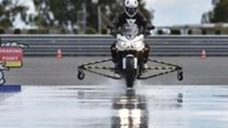 Test Michelin Pilot Road 4: Tre in Uno per ogni moto e situazione