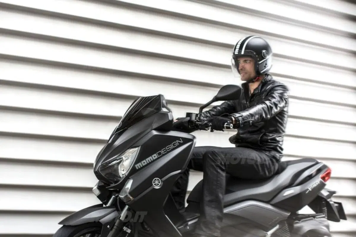 Yamaha X-Max 400 Momodesign: nuovo look (3)