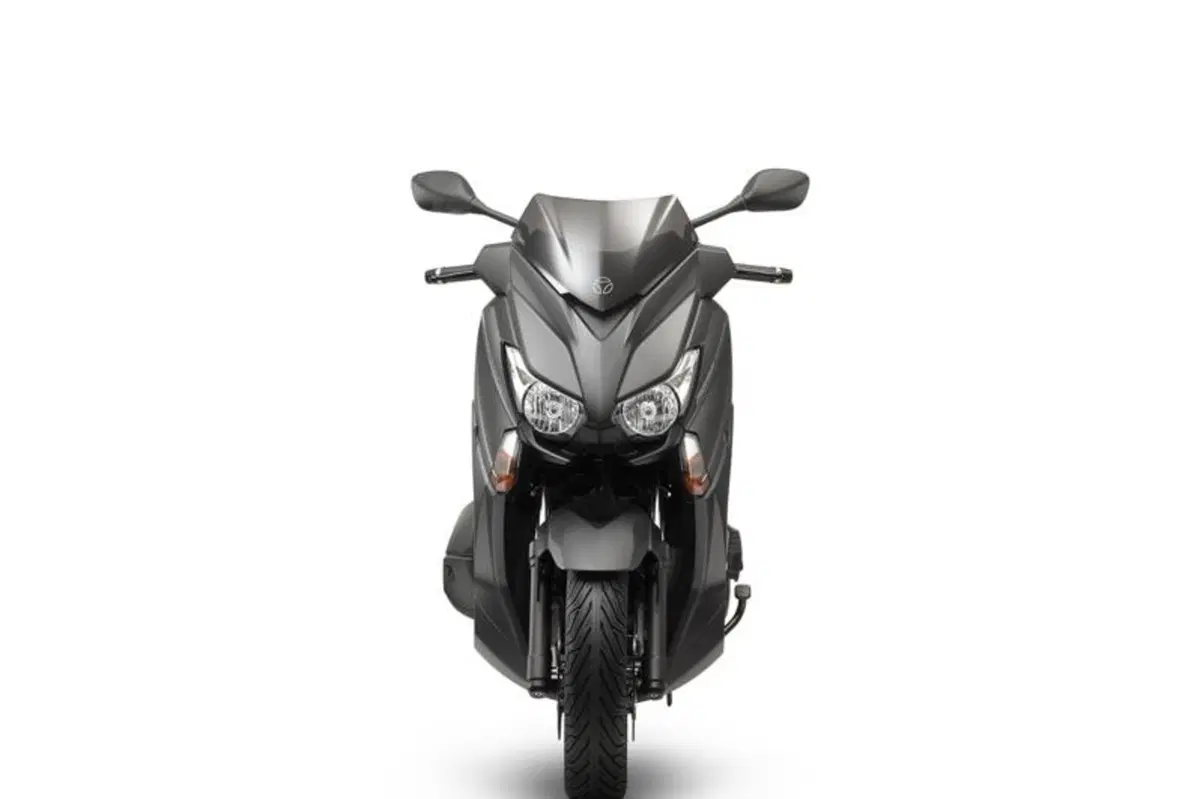 Yamaha X-Max 400 Momodesign: nuovo look (10)