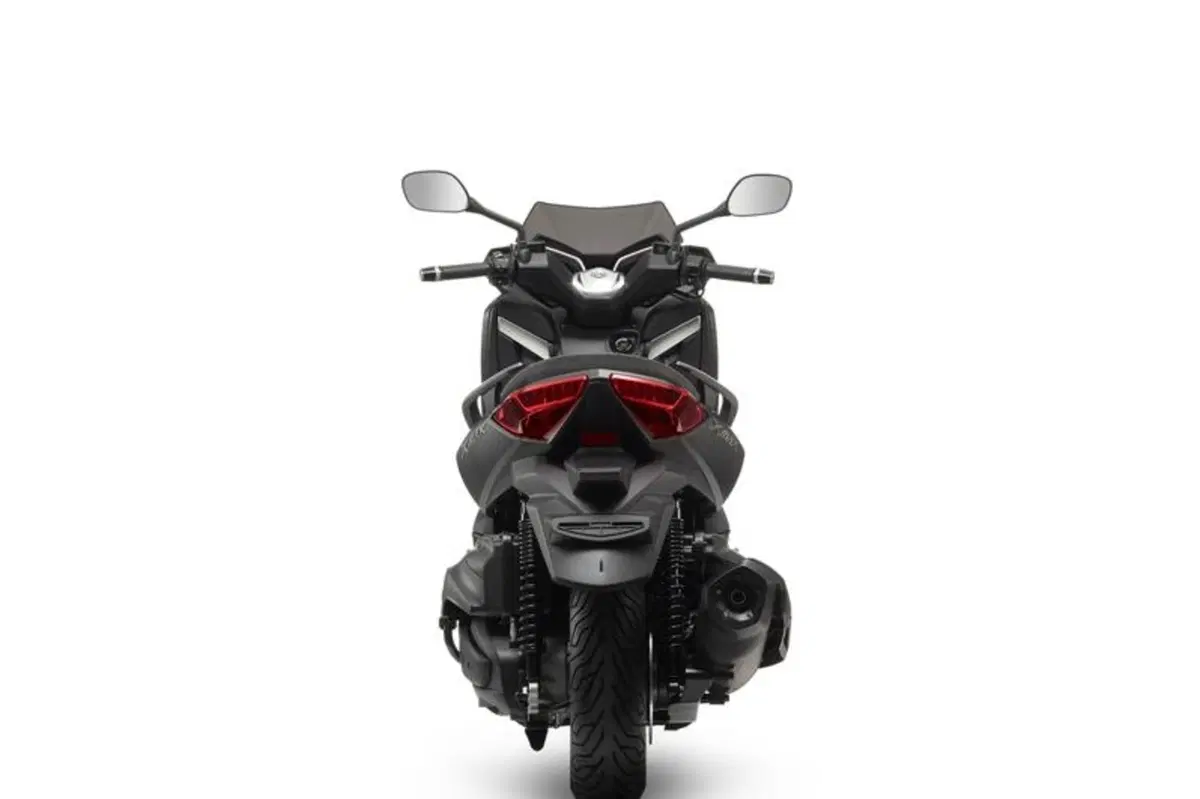 Yamaha X-Max 400 Momodesign: nuovo look (11)
