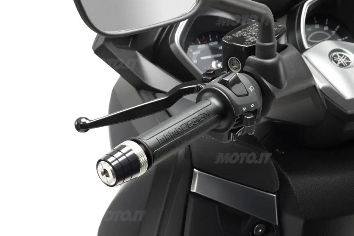 Yamaha X-Max 400 Momodesign: nuovo look (24)
