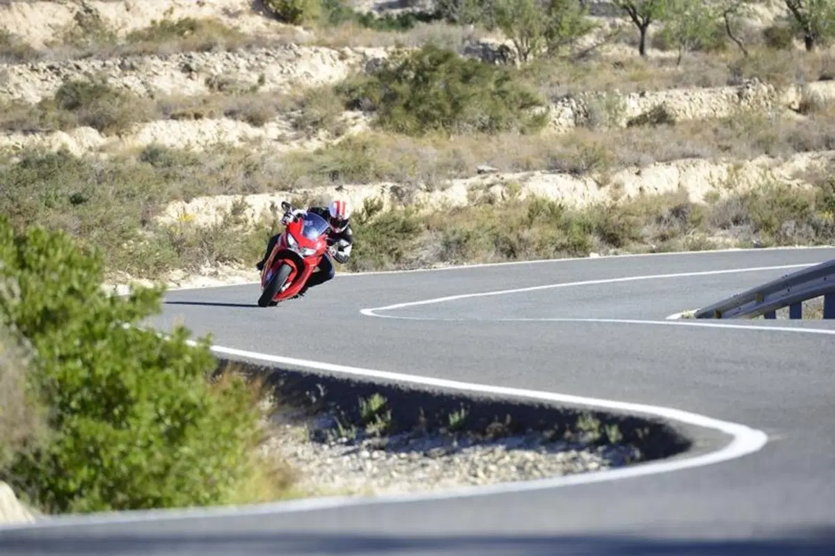 Honda VFR 800F 2014   (15)