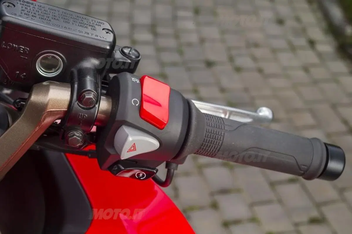 Honda VFR 800F 2014   (38)