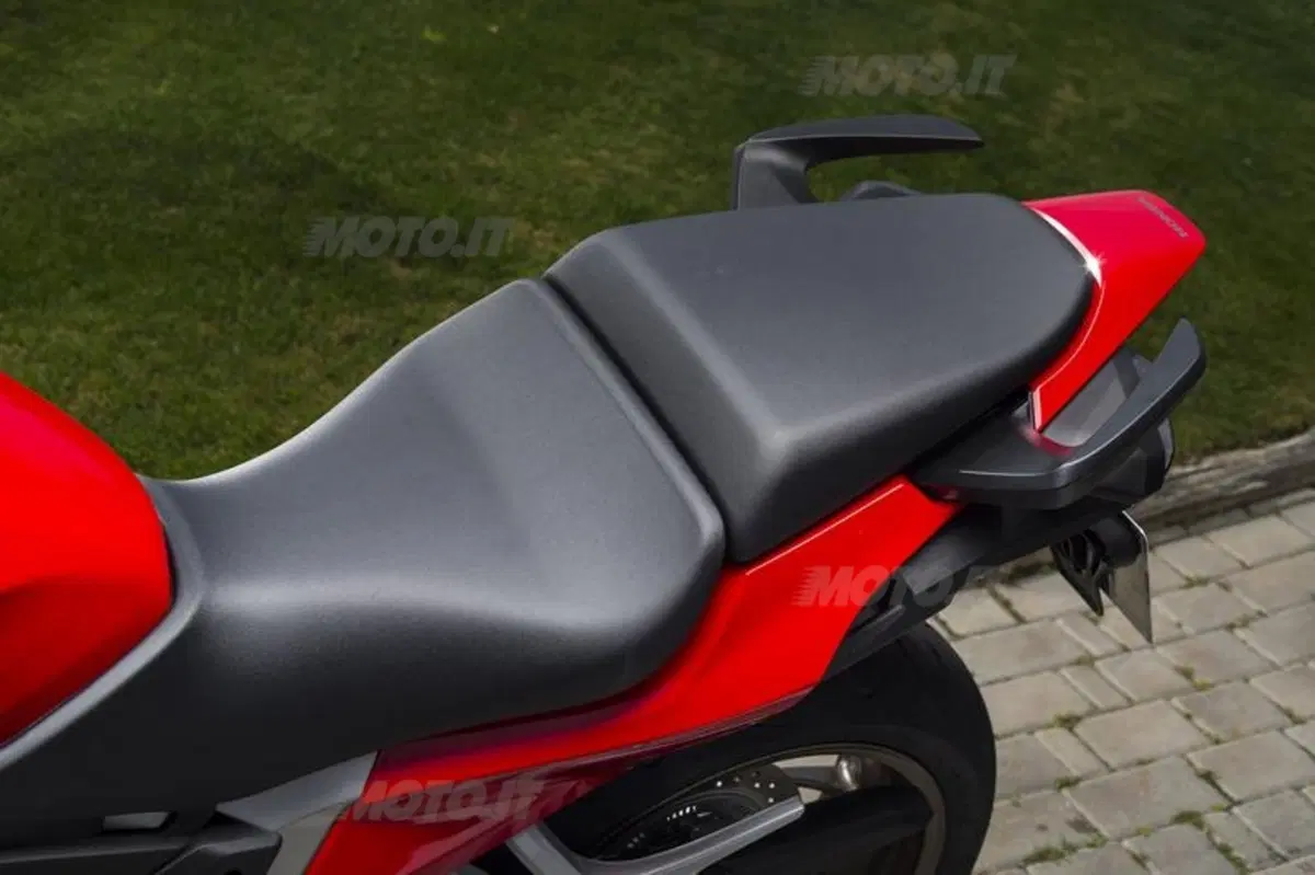Honda VFR 800F 2014   (40)
