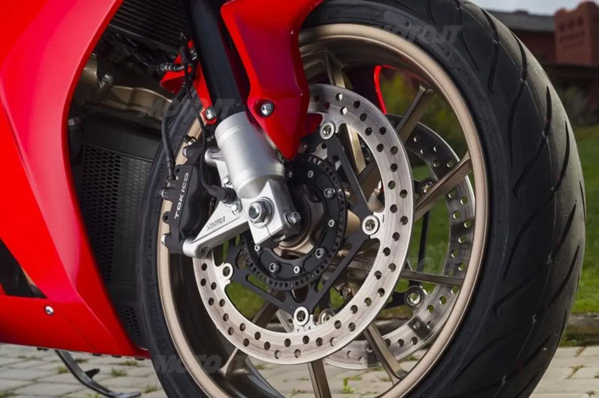 Honda VFR 800F 2014   (42)